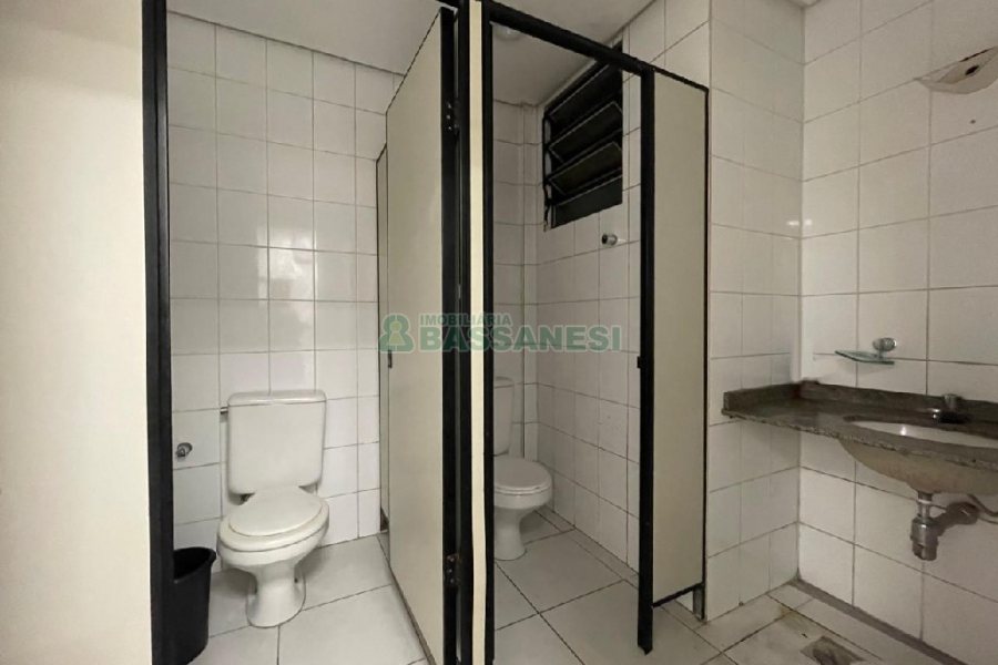 Loja com 568m², no bairro São Pelegrino em Caxias do Sul para Alugar