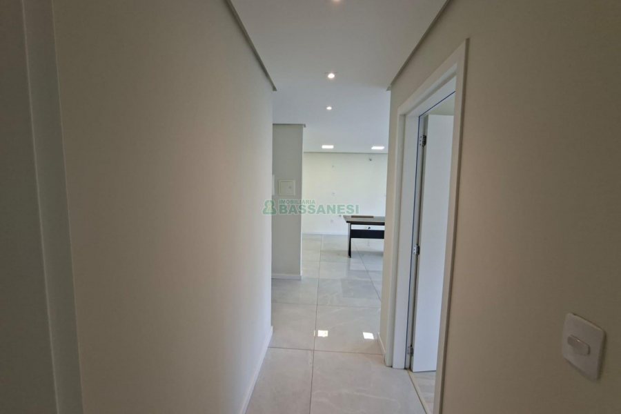 Apartamento com 75m², 2 dormitórios, 1 vaga, no bairro São Leopoldo em Caxias do Sul para Alugar