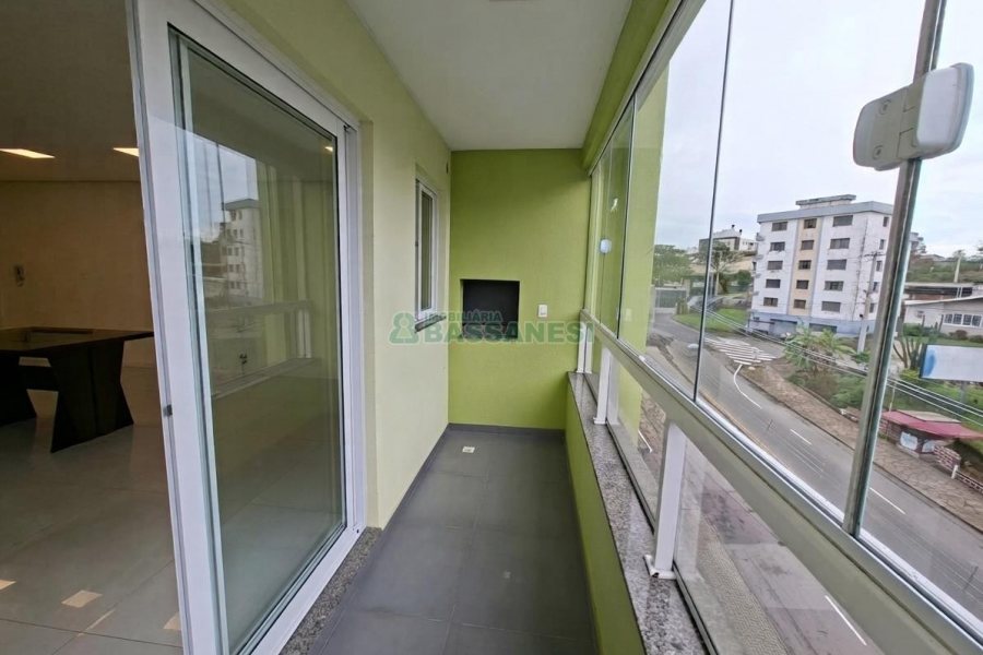 Apartamento com 75m², 2 dormitórios, 1 vaga, no bairro São Leopoldo em Caxias do Sul para Alugar