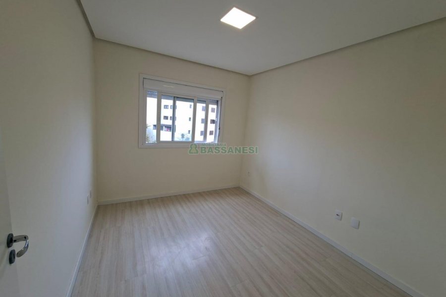 Apartamento com 75m², 2 dormitórios, 1 vaga, no bairro São Leopoldo em Caxias do Sul para Alugar