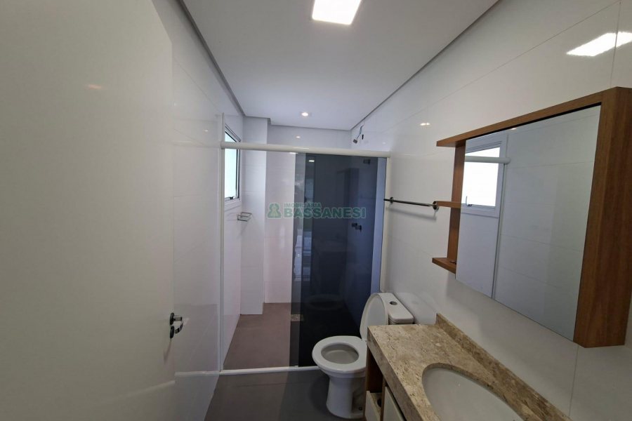 Apartamento com 75m², 2 dormitórios, 1 vaga, no bairro São Leopoldo em Caxias do Sul para Alugar