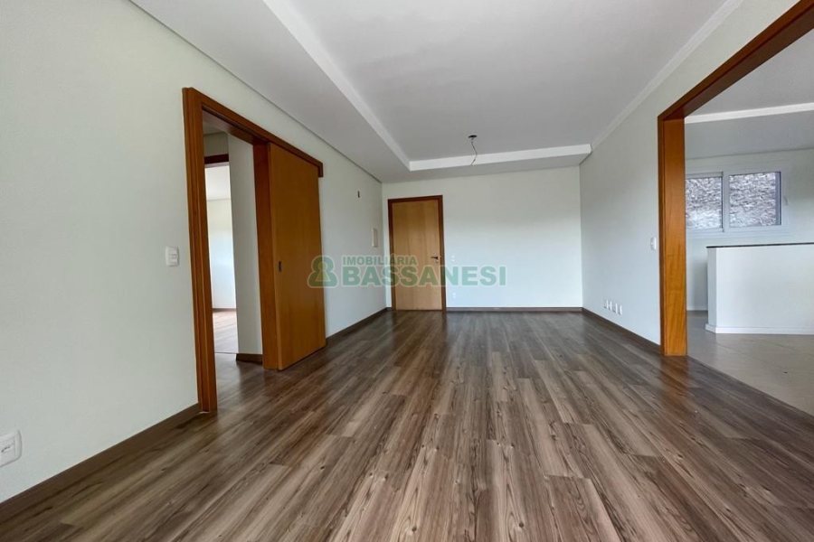 Apartamento com 110m², 2 dormitórios, 1 vaga, no bairro São Leopoldo em Caxias do Sul para Alugar