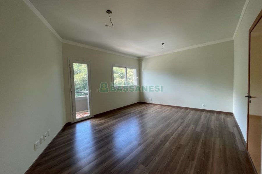 Apartamento com 110m², 2 dormitórios, 1 vaga, no bairro São Leopoldo em Caxias do Sul para Alugar
