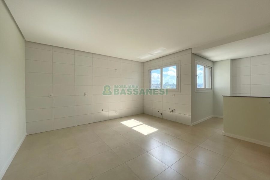 Apartamento com 110m², 2 dormitórios, 1 vaga, no bairro São Leopoldo em Caxias do Sul para Alugar