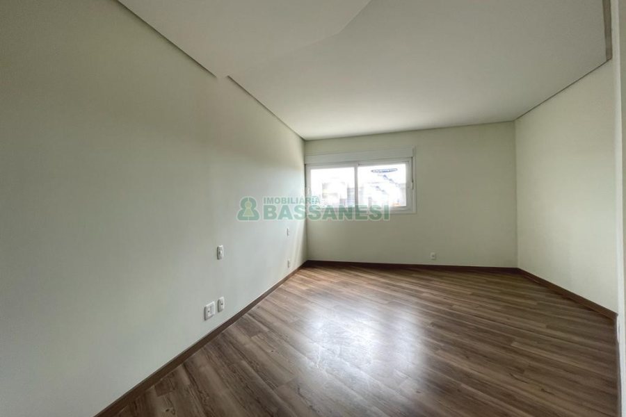 Apartamento com 110m², 2 dormitórios, 1 vaga, no bairro São Leopoldo em Caxias do Sul para Alugar