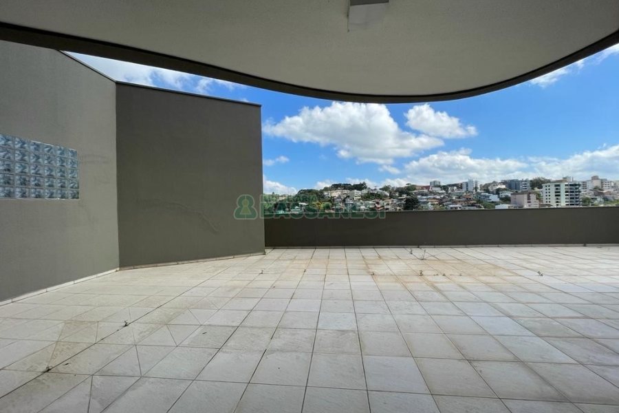 Apartamento com 110m², 2 dormitórios, 1 vaga, no bairro São Leopoldo em Caxias do Sul para Alugar