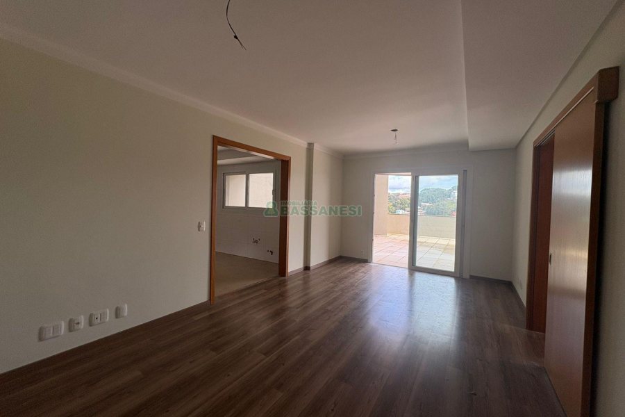Apartamento com 110m², 2 dormitórios, 1 vaga, no bairro São Leopoldo em Caxias do Sul para Alugar