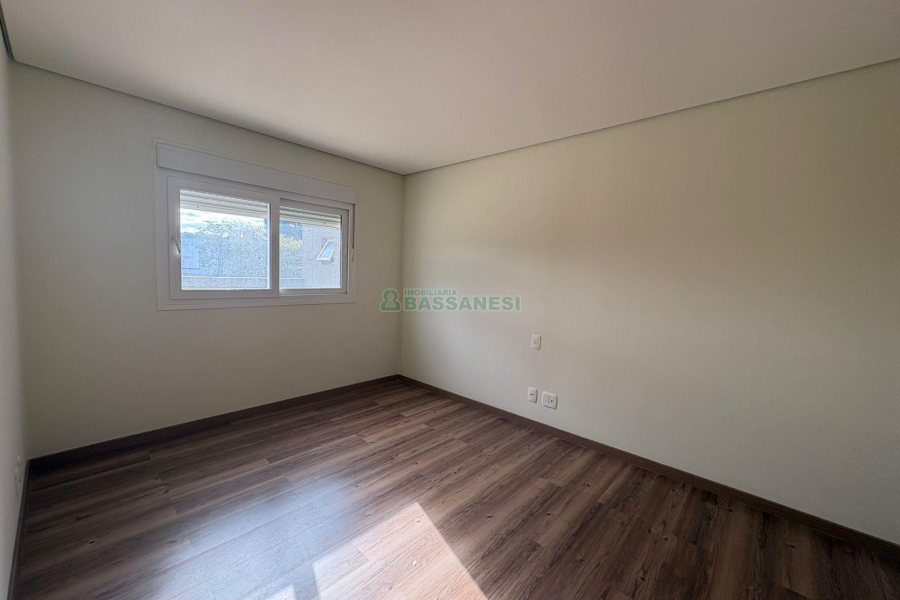 Apartamento com 110m², 2 dormitórios, 1 vaga, no bairro São Leopoldo em Caxias do Sul para Alugar