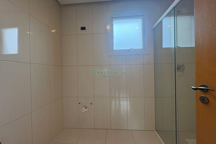 Apartamento com 110m², 2 dormitórios, 1 vaga, no bairro São Leopoldo em Caxias do Sul para Alugar