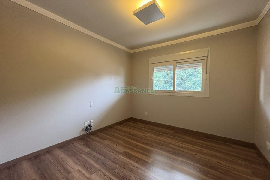Apartamento com 110m², 2 dormitórios, 1 vaga, no bairro São Leopoldo em Caxias do Sul para Alugar