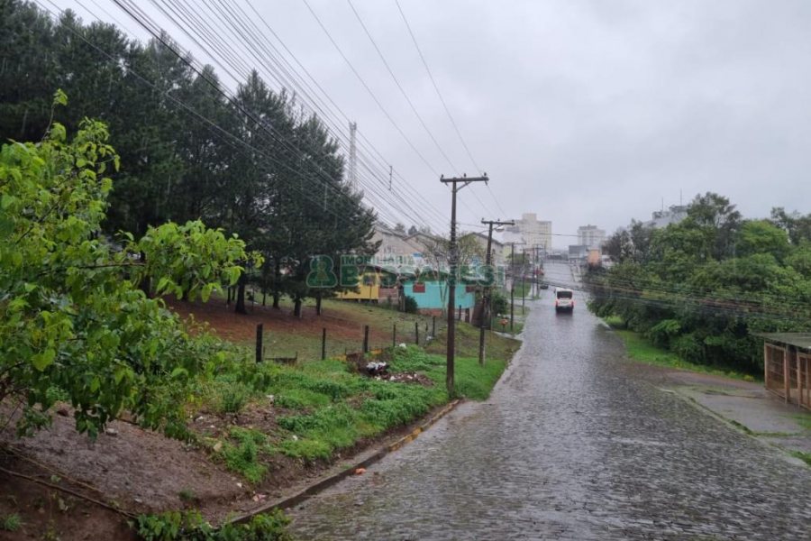 Terreno com 5551m², no bairro Nossa Senhora do Rosário em Caxias do Sul para Comprar