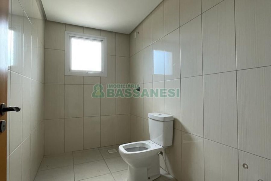 Apartamento com 105m², 3 dormitórios, 2 vagas, no bairro São Leopoldo em Caxias do Sul para Comprar