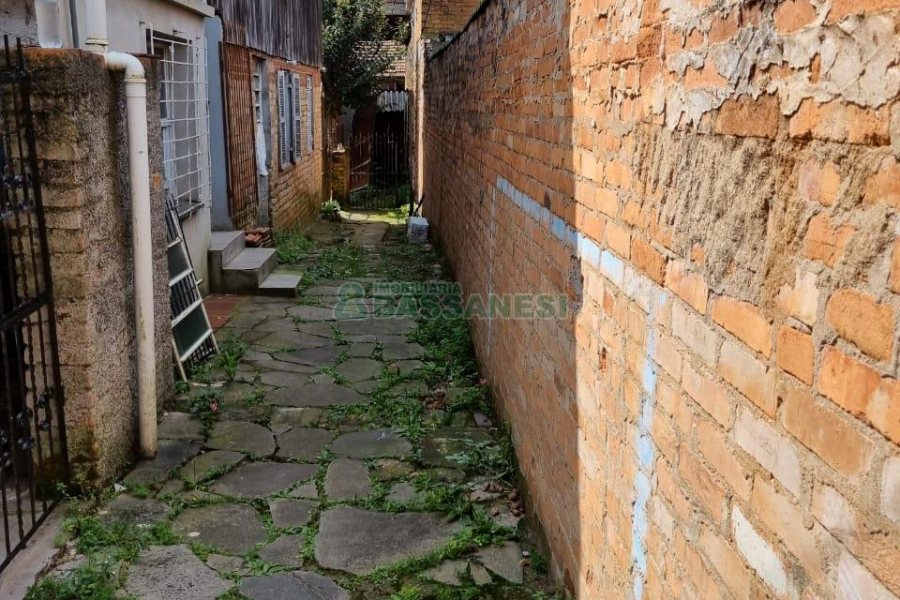 Casa com 100m², 2 dormitórios, no bairro Pio X em Caxias do Sul para Comprar