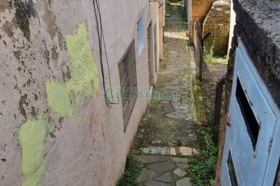 Casa com 100m², 2 dormitórios, no bairro Pio X em Caxias do Sul para Comprar