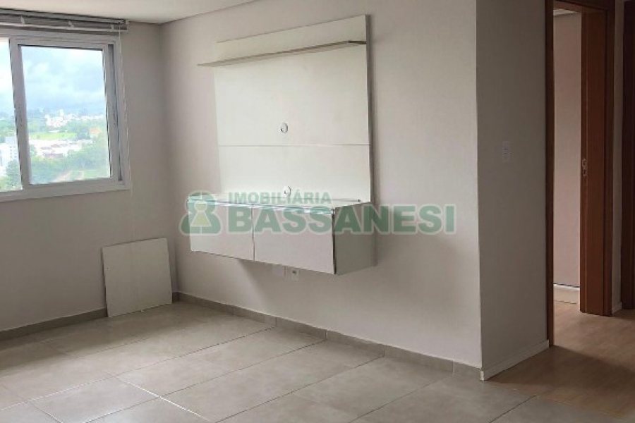 Apartamento com 48m², 2 dormitórios, 1 vaga, no bairro Cruzeiro em Caxias do Sul para Alugar