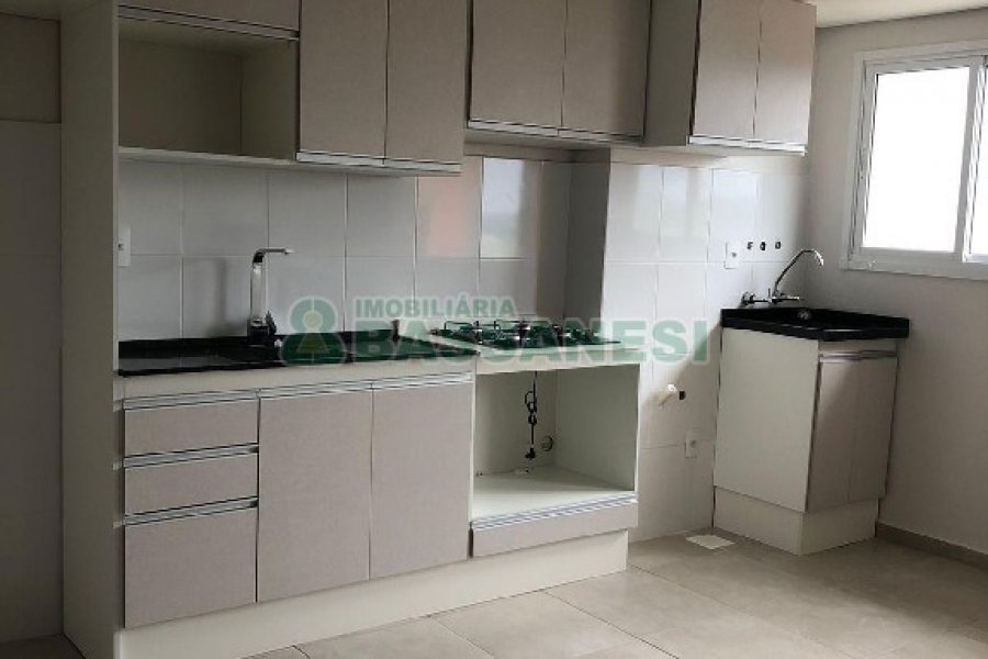 Apartamento com 48m², 2 dormitórios, 1 vaga, no bairro Cruzeiro em Caxias do Sul para Alugar