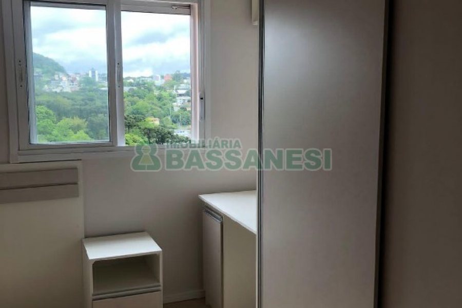 Apartamento com 48m², 2 dormitórios, 1 vaga, no bairro Cruzeiro em Caxias do Sul para Alugar