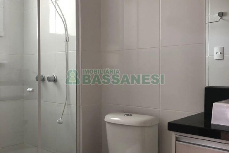 Apartamento com 48m², 2 dormitórios, 1 vaga, no bairro Cruzeiro em Caxias do Sul para Alugar