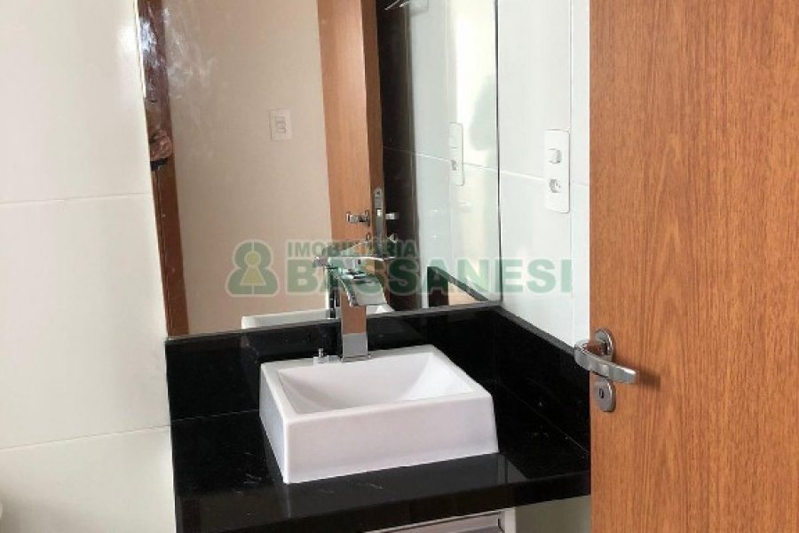 Apartamento com 48m², 2 dormitórios, 1 vaga, no bairro Cruzeiro em Caxias do Sul para Alugar