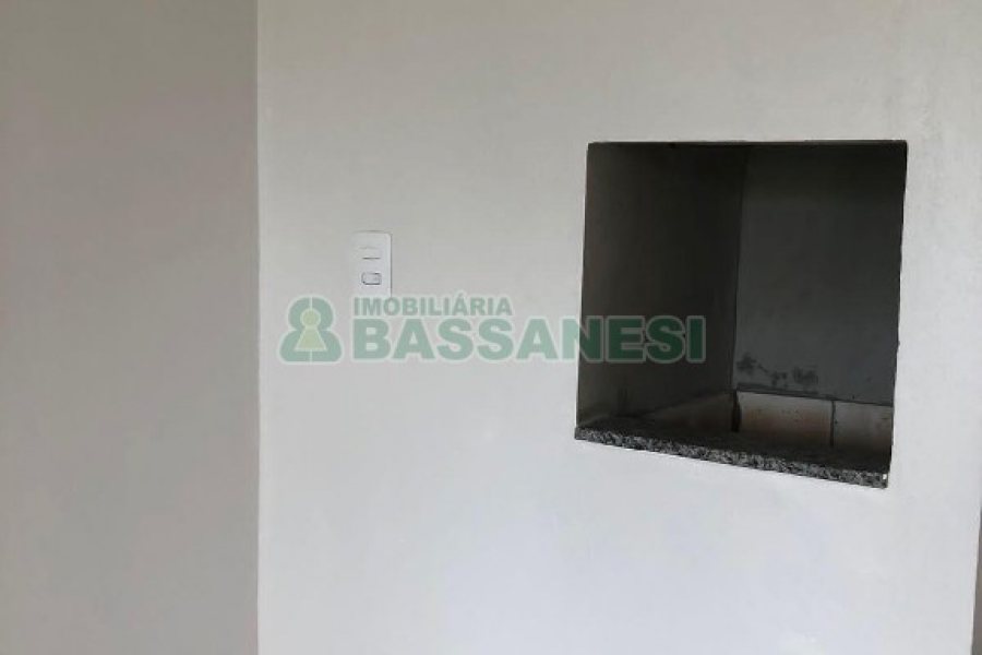 Apartamento com 48m², 2 dormitórios, 1 vaga, no bairro Cruzeiro em Caxias do Sul para Alugar