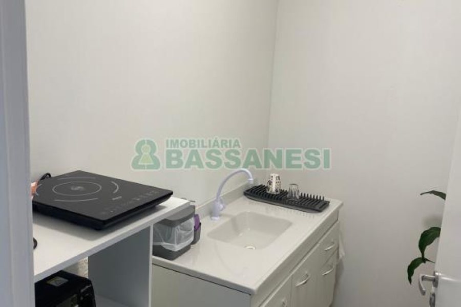 Sala com 48m², no bairro Villagio Iguatemi em Caxias do Sul para Comprar