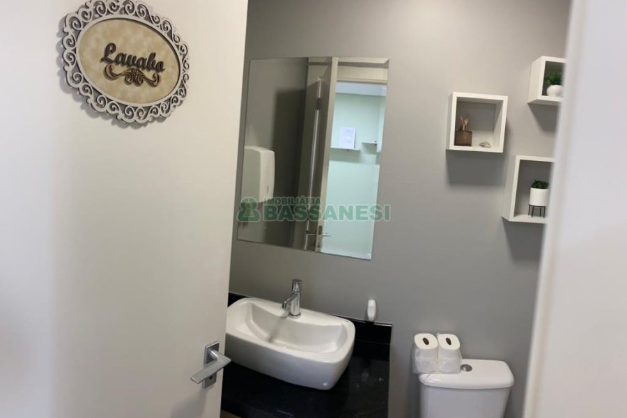 Sala com 48m², no bairro Villagio Iguatemi em Caxias do Sul para Comprar