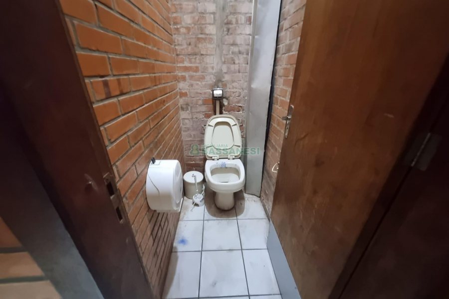 Pavilhão com 366m², no bairro Santa Catarina em Caxias do Sul para Alugar