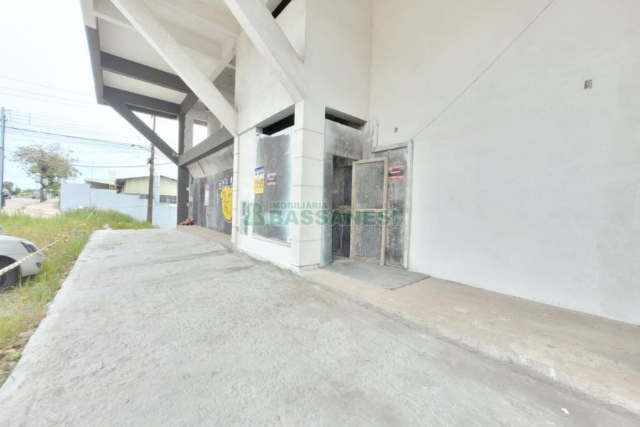 Loja com 315m², no bairro Nossa Senhora de Lourdes em Caxias do Sul para Comprar