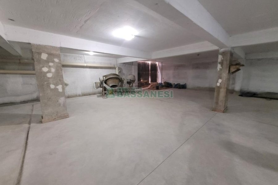 Loja com 315m², no bairro Nossa Senhora de Lourdes em Caxias do Sul para Comprar