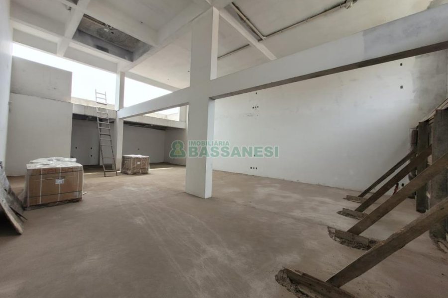 Loja com 234m², no bairro Nossa Senhora de Lourdes em Caxias do Sul para Comprar