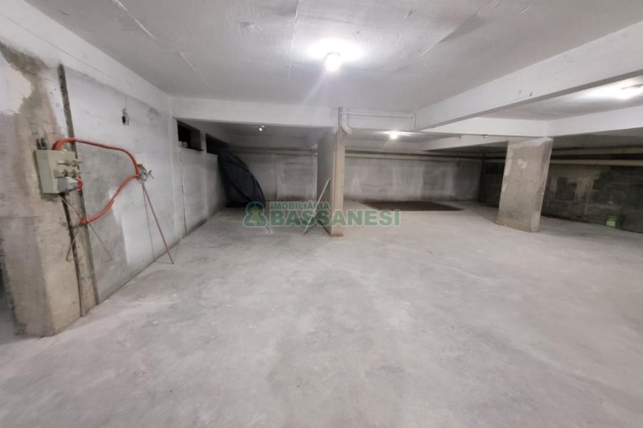 Loja com 234m², no bairro Nossa Senhora de Lourdes em Caxias do Sul para Comprar