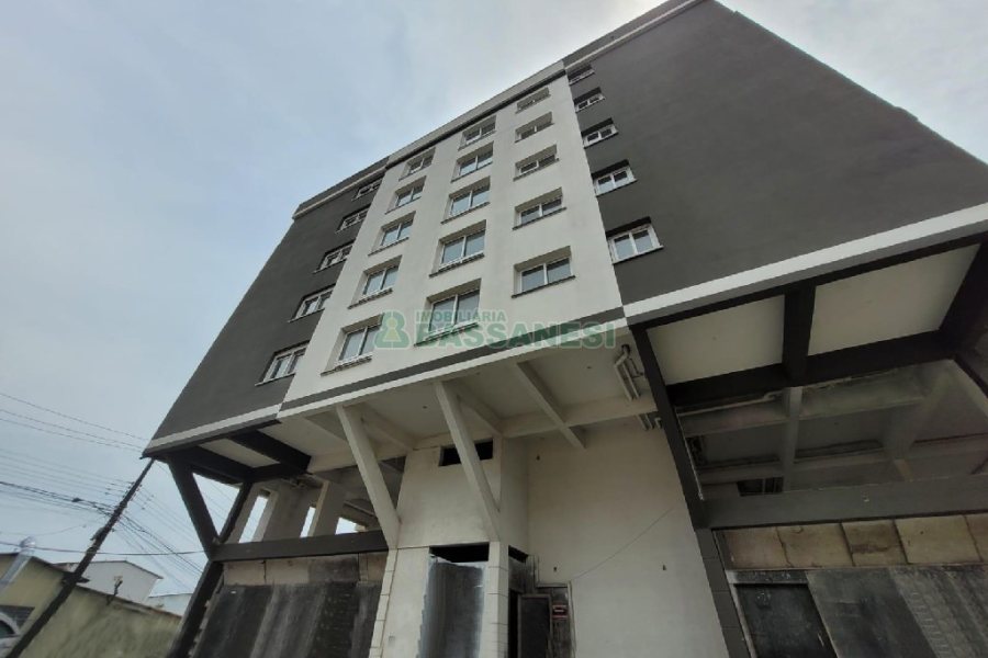 Loja com 315m², no bairro Kayser em Caxias do Sul para Alugar ou Comprar