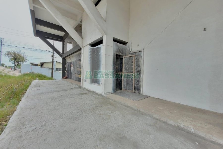 Loja com 315m², no bairro Kayser em Caxias do Sul para Alugar ou Comprar