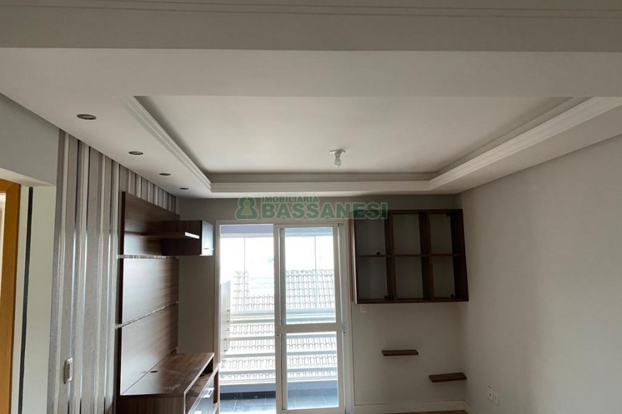 Apartamento com 70m², 2 dormitórios, 2 vagas, no bairro Sanvitto em Caxias do Sul para Comprar