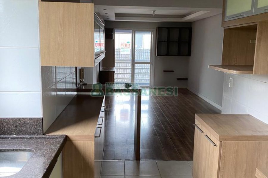 Apartamento com 70m², 2 dormitórios, 2 vagas, no bairro Sanvitto em Caxias do Sul para Comprar