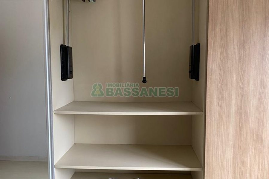 Apartamento com 70m², 2 dormitórios, 2 vagas, no bairro Sanvitto em Caxias do Sul para Comprar