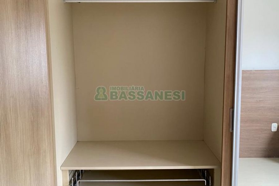 Apartamento com 70m², 2 dormitórios, 2 vagas, no bairro Sanvitto em Caxias do Sul para Comprar