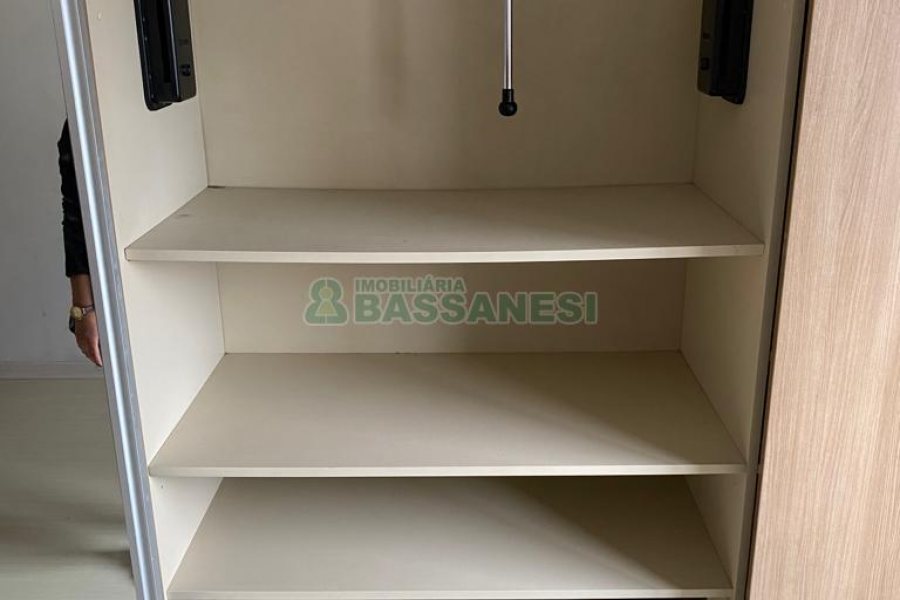 Apartamento com 70m², 2 dormitórios, 2 vagas, no bairro Sanvitto em Caxias do Sul para Comprar