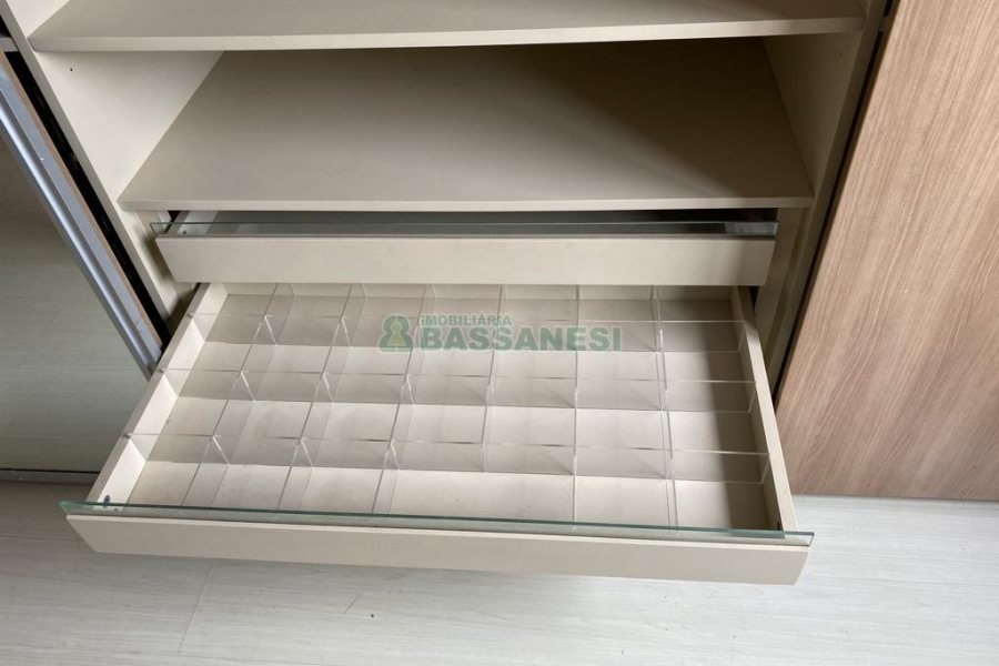 Apartamento com 70m², 2 dormitórios, 2 vagas, no bairro Sanvitto em Caxias do Sul para Comprar