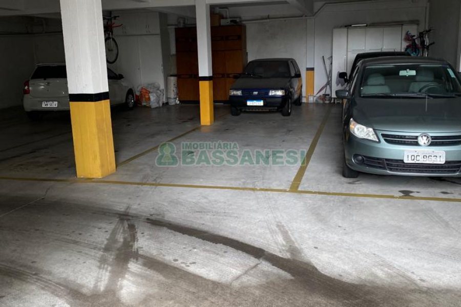 Apartamento com 70m², 2 dormitórios, 2 vagas, no bairro Sanvitto em Caxias do Sul para Comprar