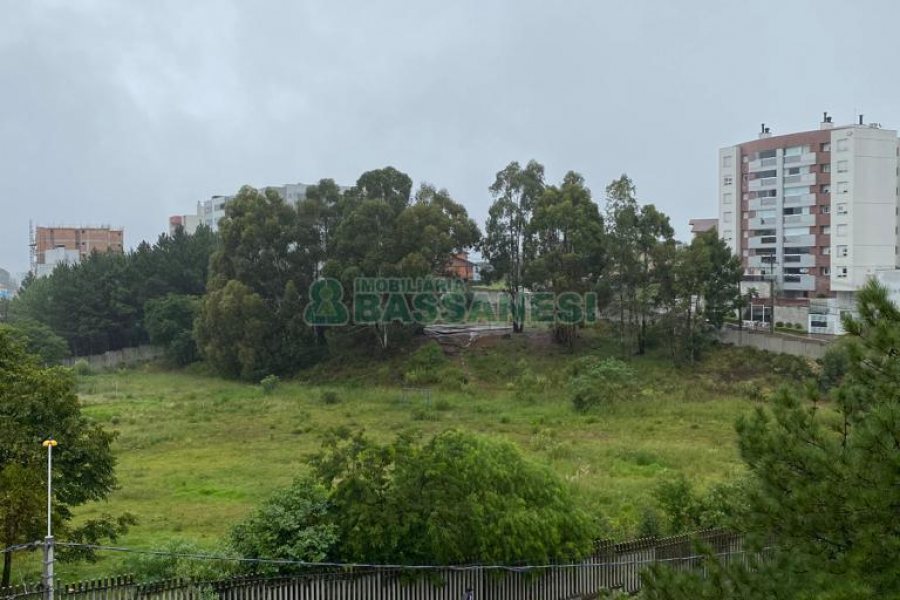 Apartamento com 70m², 2 dormitórios, 2 vagas, no bairro Sanvitto em Caxias do Sul para Comprar