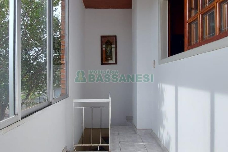 Casa com 250m², 3 dormitórios, 1 vaga, no bairro Esplanada em Caxias do Sul para Alugar