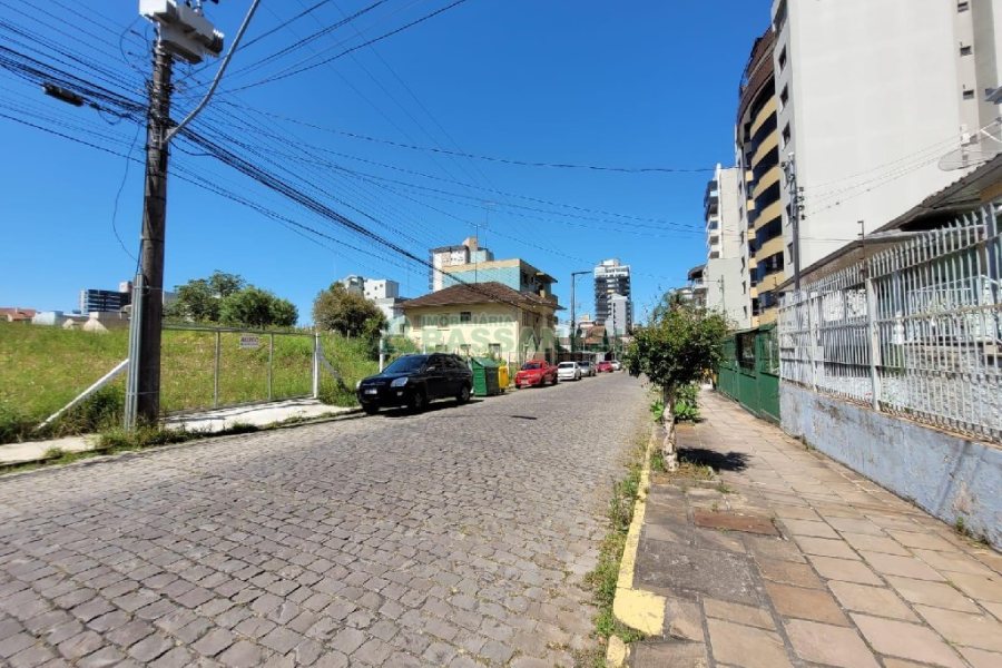 Terreno com 704m², no bairro Medianeira em Caxias do Sul para Alugar