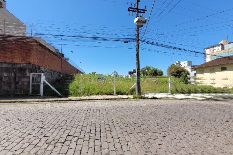 Terreno com 704m², no bairro Medianeira em Caxias do Sul para Alugar