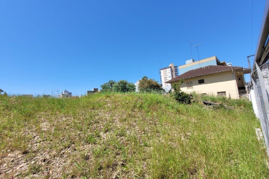 Terreno com 704m², no bairro Medianeira em Caxias do Sul para Alugar
