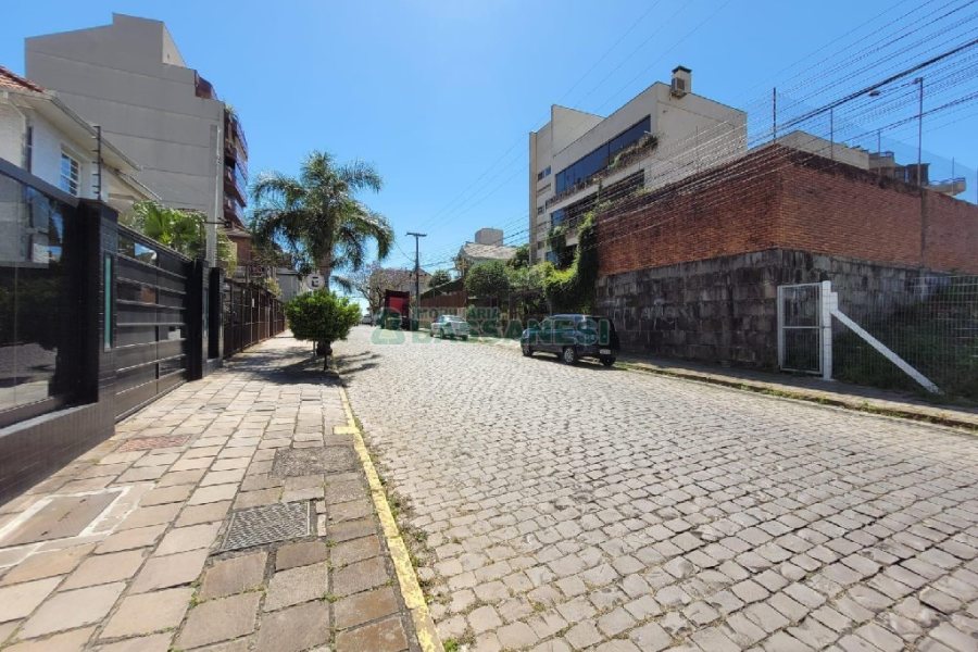 Terreno com 704m², no bairro Medianeira em Caxias do Sul para Alugar
