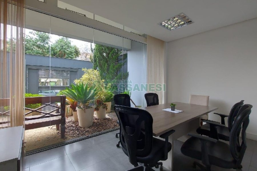 Predio com 600m², no bairro Cinqüentenário em Caxias do Sul para Alugar