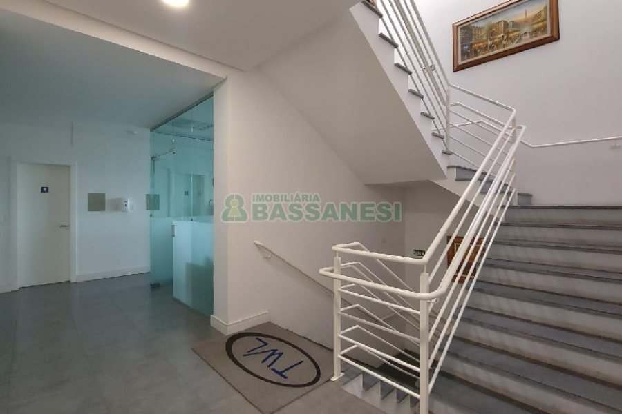 Predio com 600m², no bairro Cinqüentenário em Caxias do Sul para Alugar