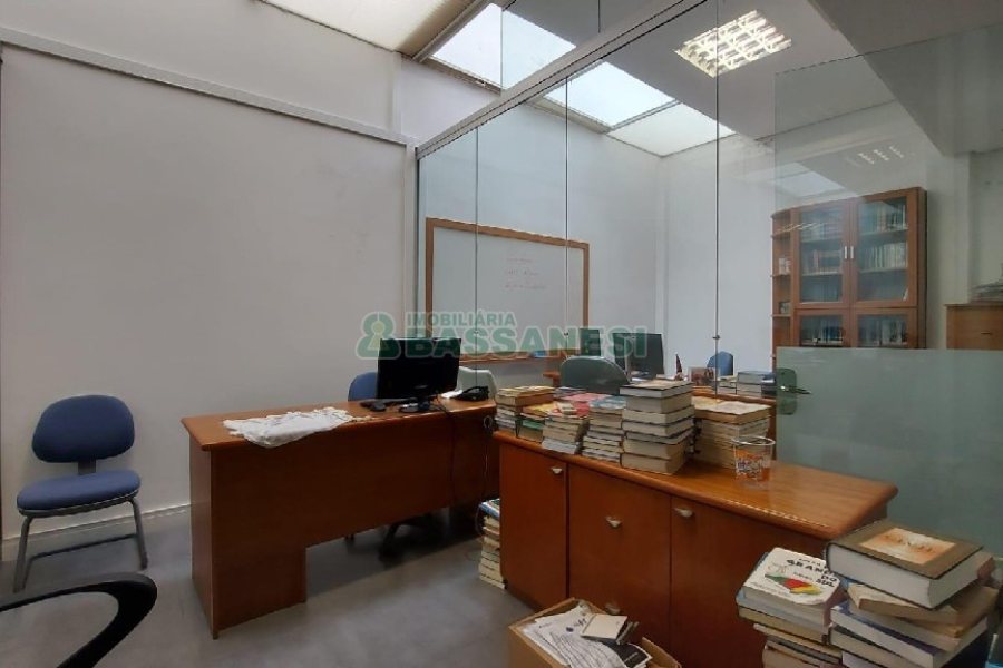 Predio com 600m², no bairro Cinqüentenário em Caxias do Sul para Alugar