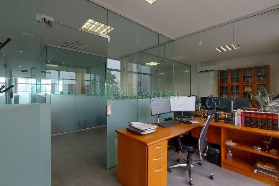 Predio com 600m², no bairro Cinqüentenário em Caxias do Sul para Alugar